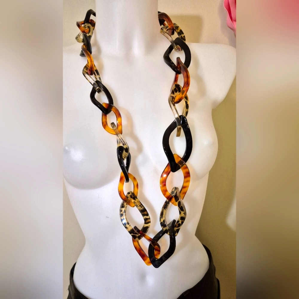Cool Unique Vintage Acrylic/Lucite Link Tortoise Leopard Graduated Xtra Long